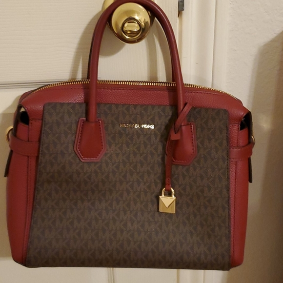 Michael Kors Handbags - Michael Kors Purse
